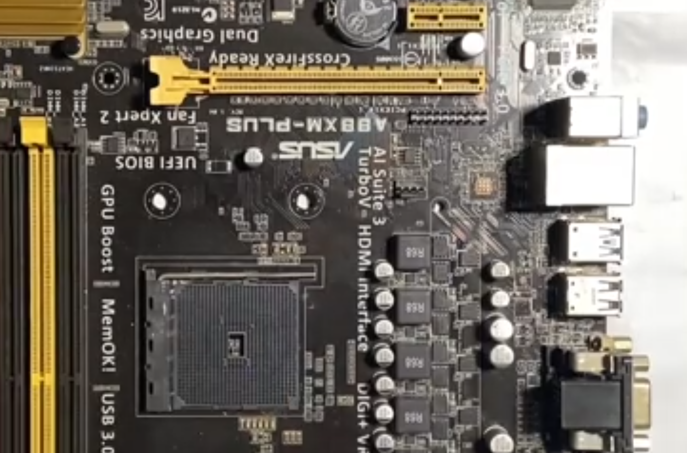 深海泰坦X8Ti筆記本不開(kāi)機(jī)黑屏維修分析 技術(shù)資訊 第1張-成都十五維修