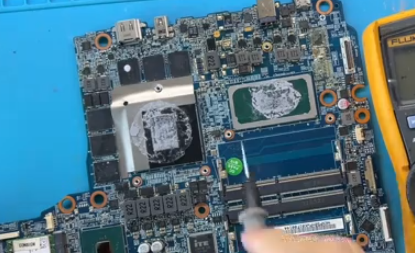 雷蛇靈刃14不開機黑屏分析,雷蛇靈刃筆記本維修點 技術(shù)資訊 第1張-成都十五維修